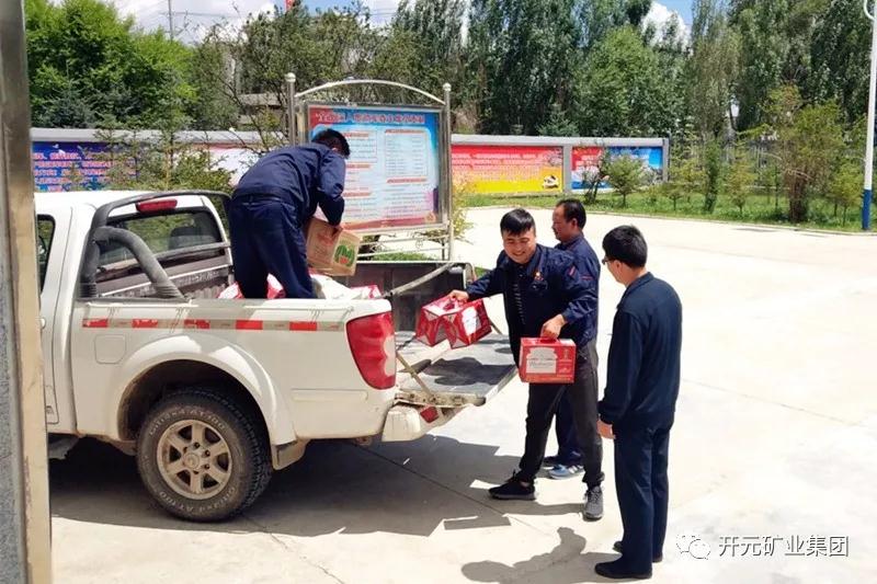 一家親│興海銅鑫慰問部隊(duì)官兵，共話軍企團(tuán)結(jié)魚水情